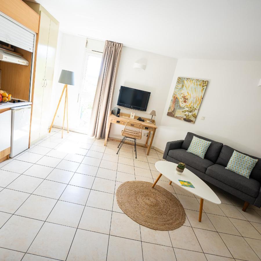 Le Kerveguen Otel Saint-Gilles-les Bains Dış mekan fotoğraf
