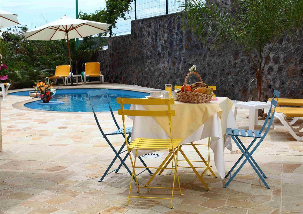 Le Kerveguen Otel Saint-Gilles-les Bains Dış mekan fotoğraf