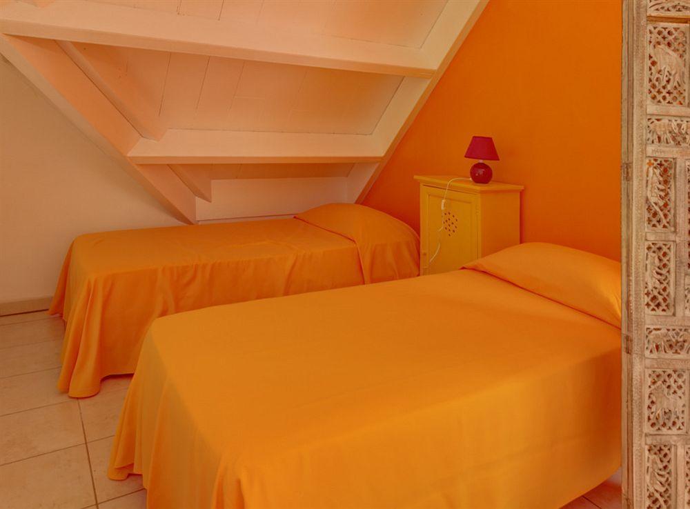 Le Kerveguen Otel Saint-Gilles-les Bains Dış mekan fotoğraf