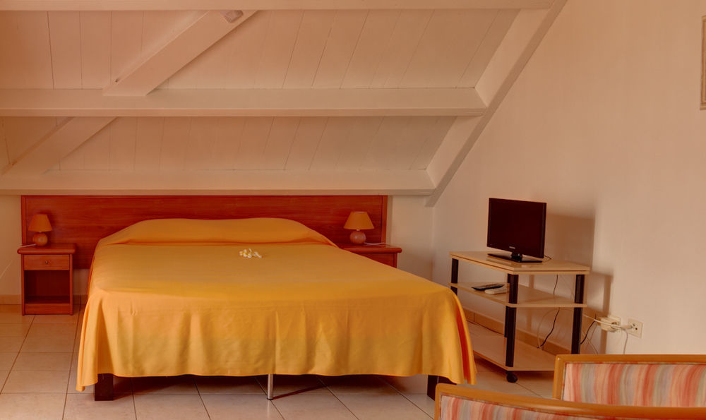 Le Kerveguen Otel Saint-Gilles-les Bains Dış mekan fotoğraf
