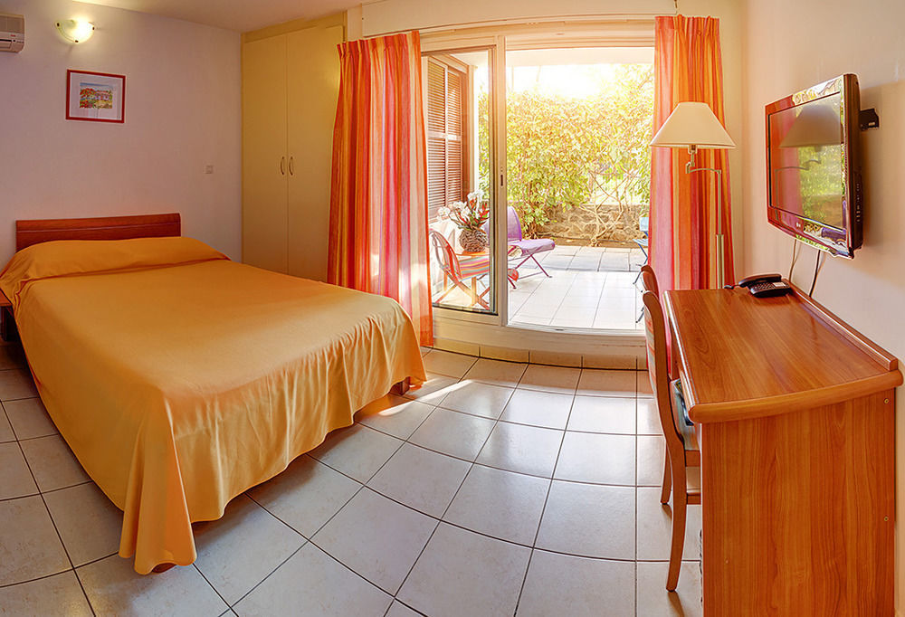 Le Kerveguen Otel Saint-Gilles-les Bains Dış mekan fotoğraf