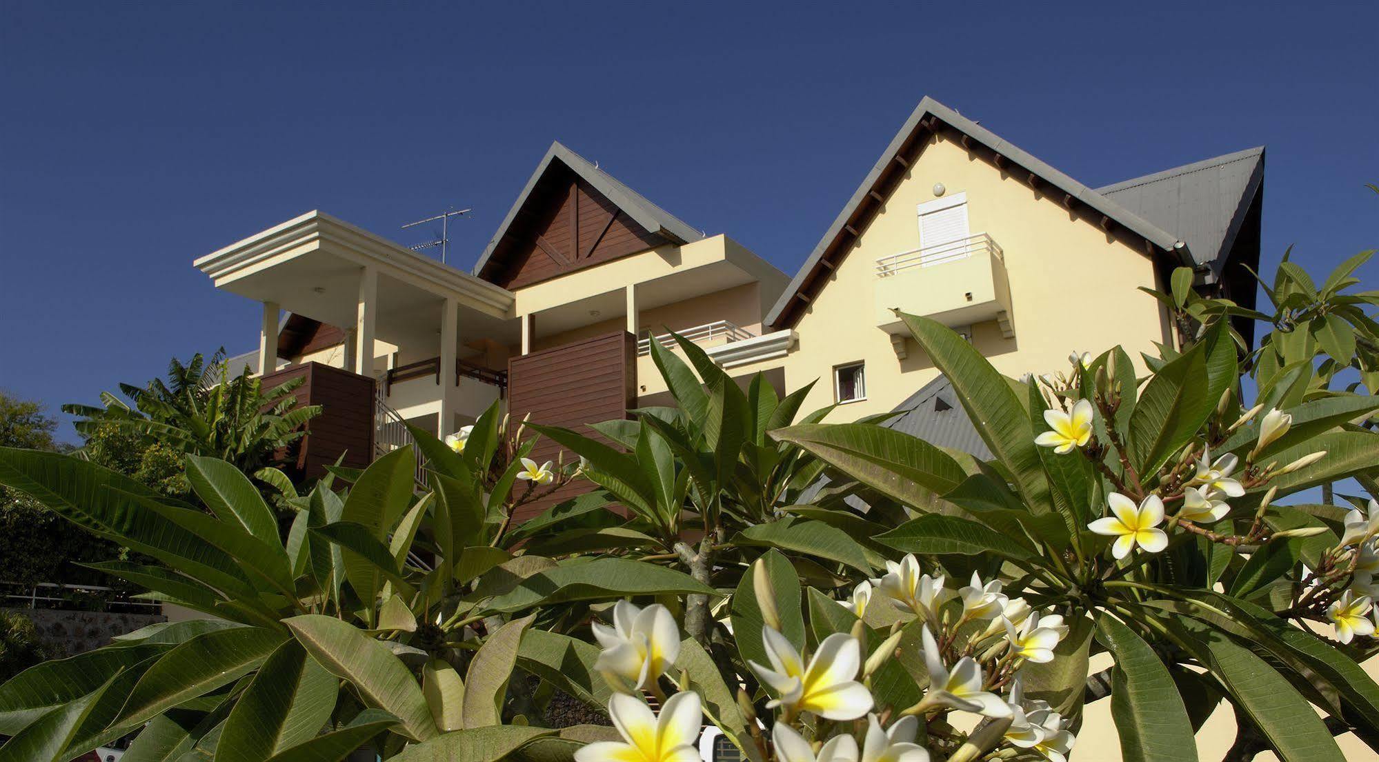 Le Kerveguen Otel Saint-Gilles-les Bains Dış mekan fotoğraf