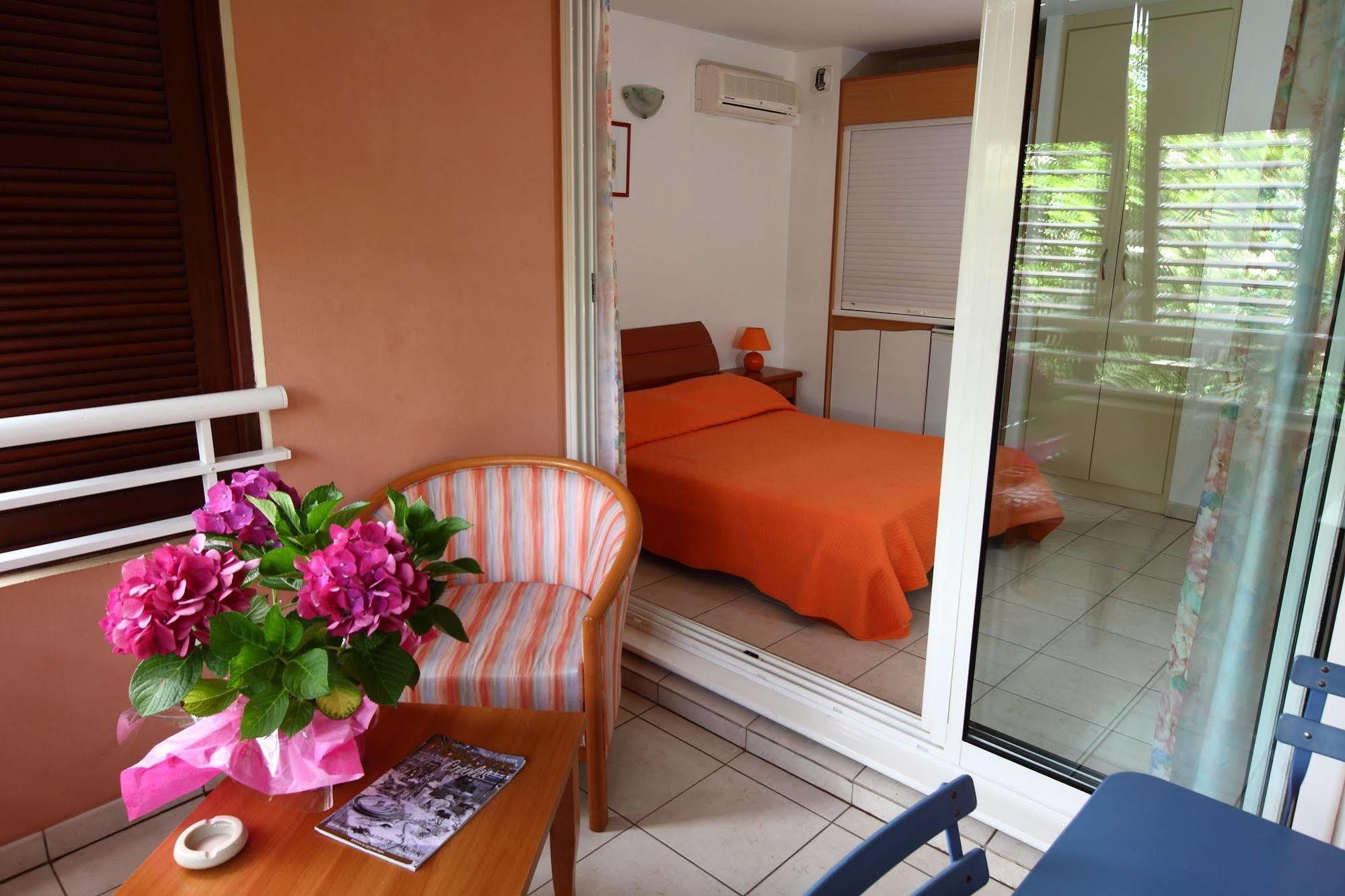 Le Kerveguen Otel Saint-Gilles-les Bains Dış mekan fotoğraf