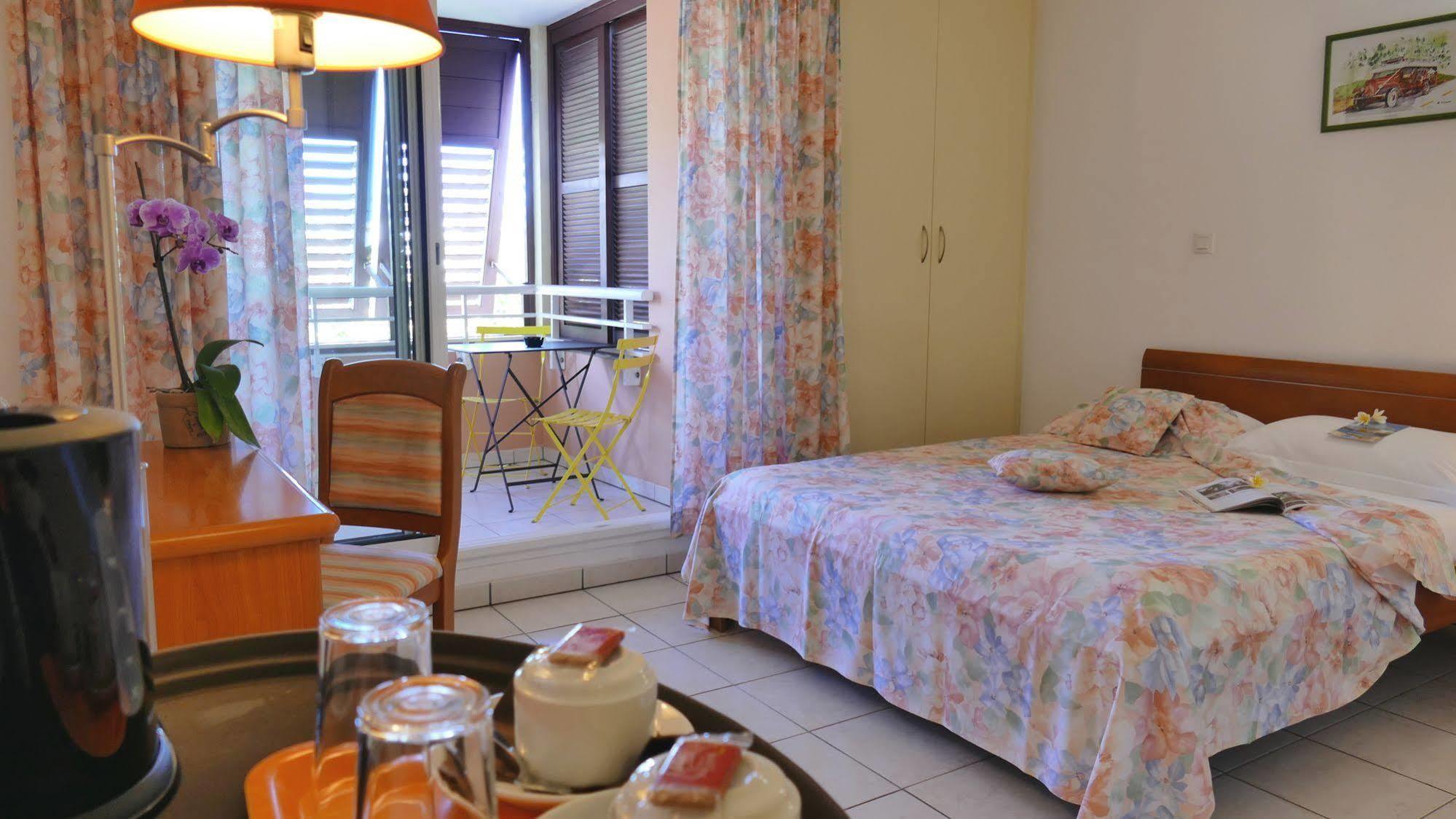 Le Kerveguen Otel Saint-Gilles-les Bains Dış mekan fotoğraf