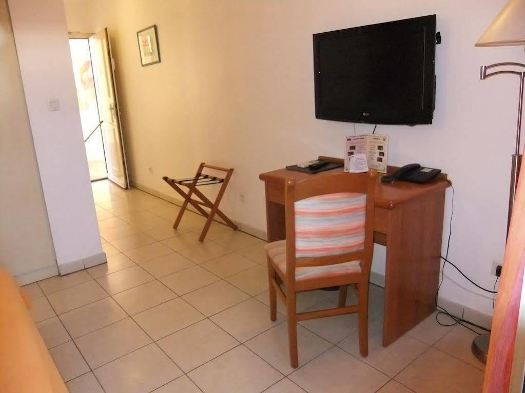 Le Kerveguen Otel Saint-Gilles-les Bains Dış mekan fotoğraf