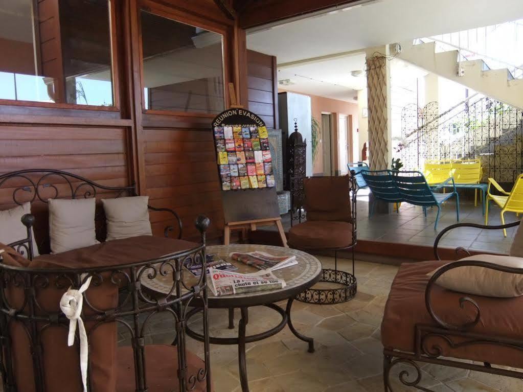 Le Kerveguen Otel Saint-Gilles-les Bains Dış mekan fotoğraf