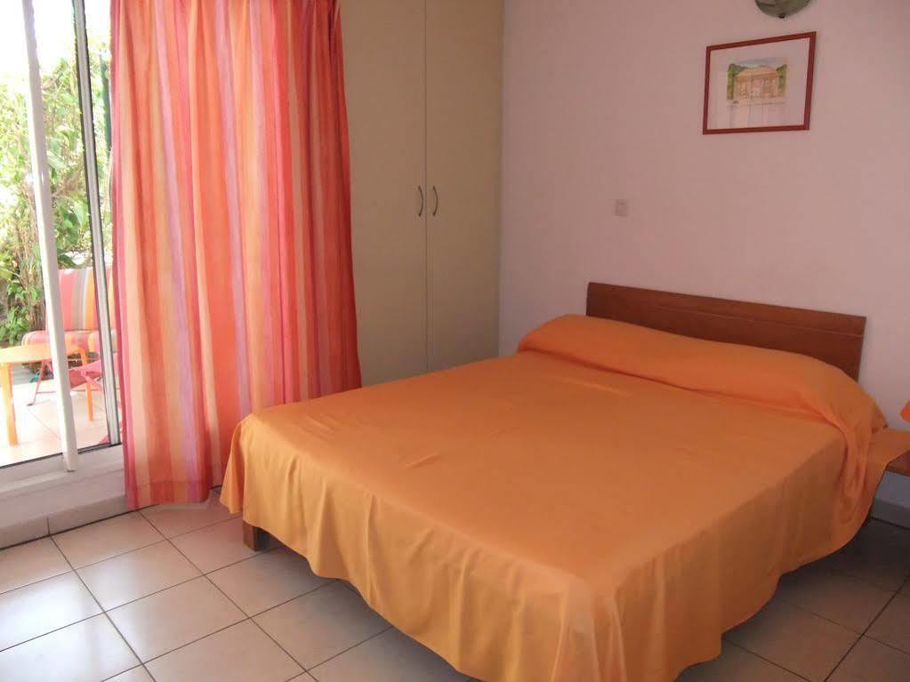 Le Kerveguen Otel Saint-Gilles-les Bains Dış mekan fotoğraf