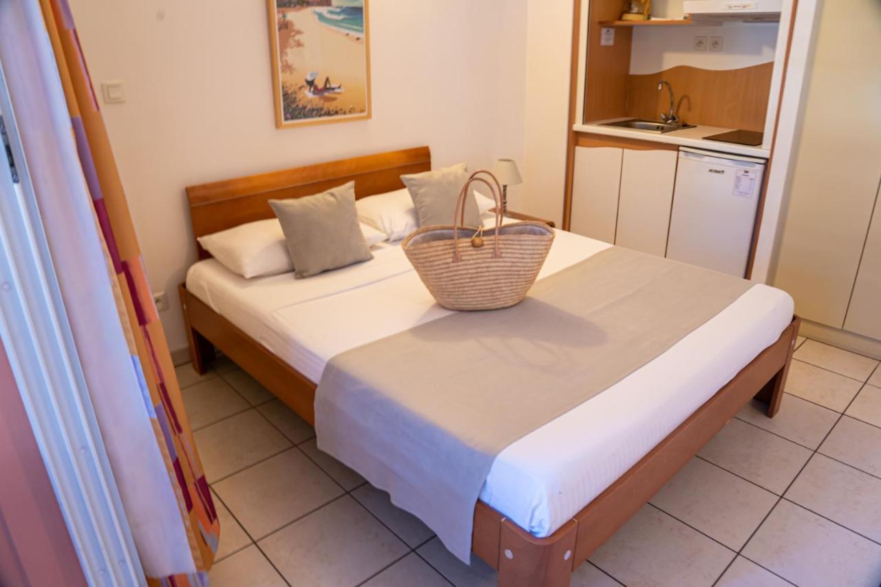 Le Kerveguen Otel Saint-Gilles-les Bains Dış mekan fotoğraf
